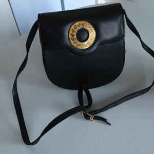 Läder handväska från ”via VENETO made in Italy  - Via Veneto läder handväska i toppskick.mått: 20cm x 17cmx 7 cm