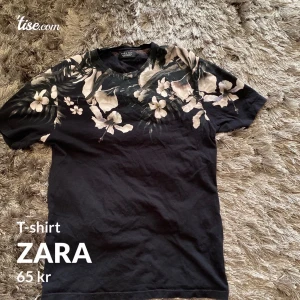 Zara tröja  - Säljer denna fina tröjan från zara köpte för ca 300-400kr säljer för bara  65kr, den kommer i mycket fint skick passar för S /M