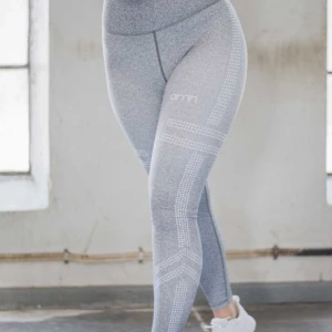 Aimn tights - Säljer mina nya oanvända Aimn tights. Säljer då jag aldrig använt för har andra. Kommer i originalpåsen. Pris kan diskuteras. Byte är möjligt! 