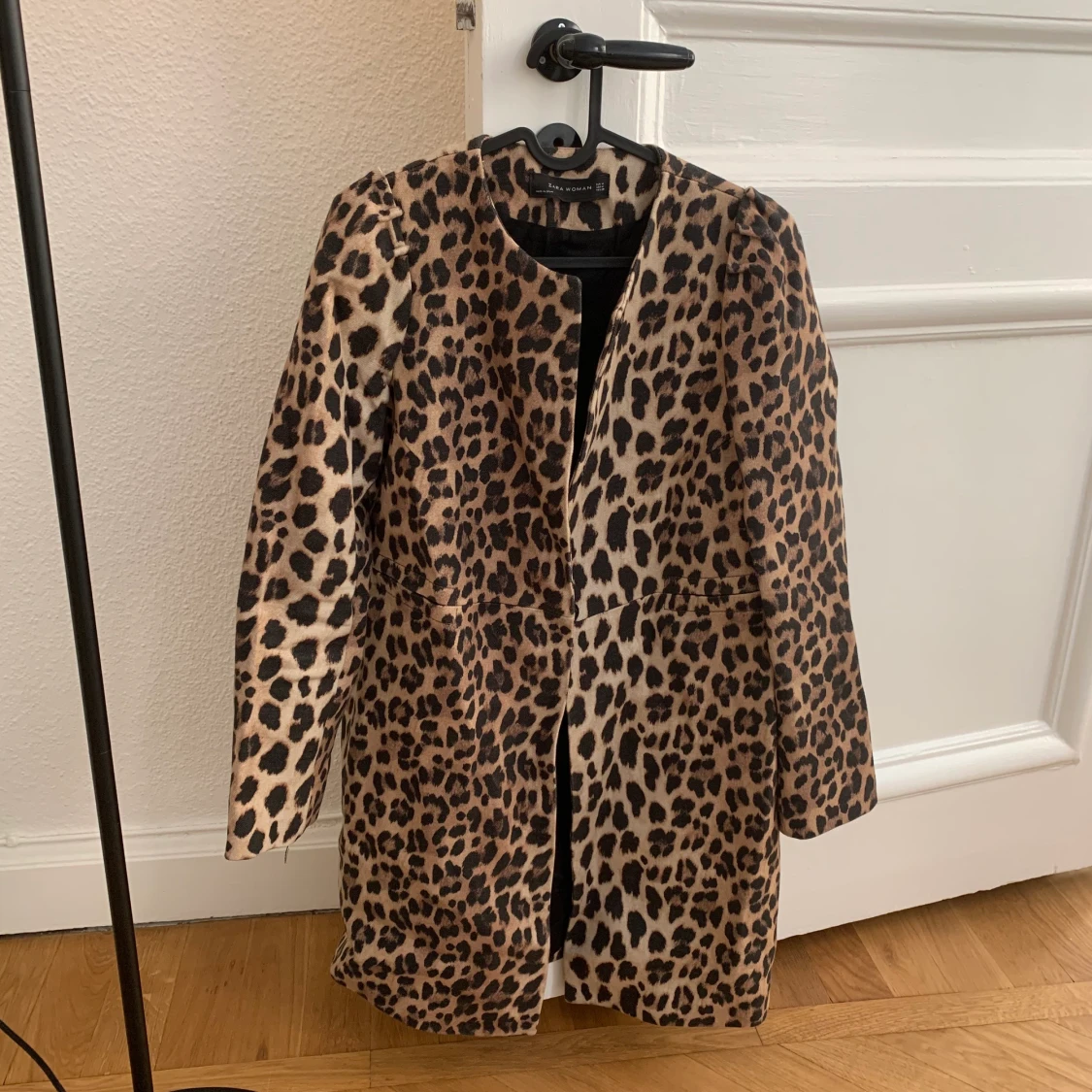 Leopardmönstrad kappa 