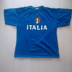 Nice vintage italia t-shirt 