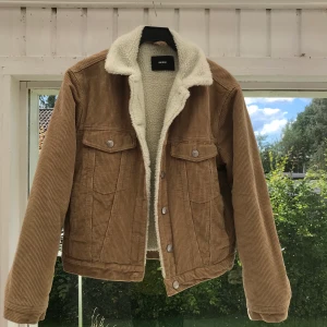 Jacka - Jacka från Bikbok i bra skick! Frakt tillkommer🥰