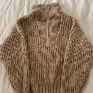 Stickad tröja från Asos - Varm stickad tröja från Asos, fint skick och använd fåtal gånger. Storlek M
