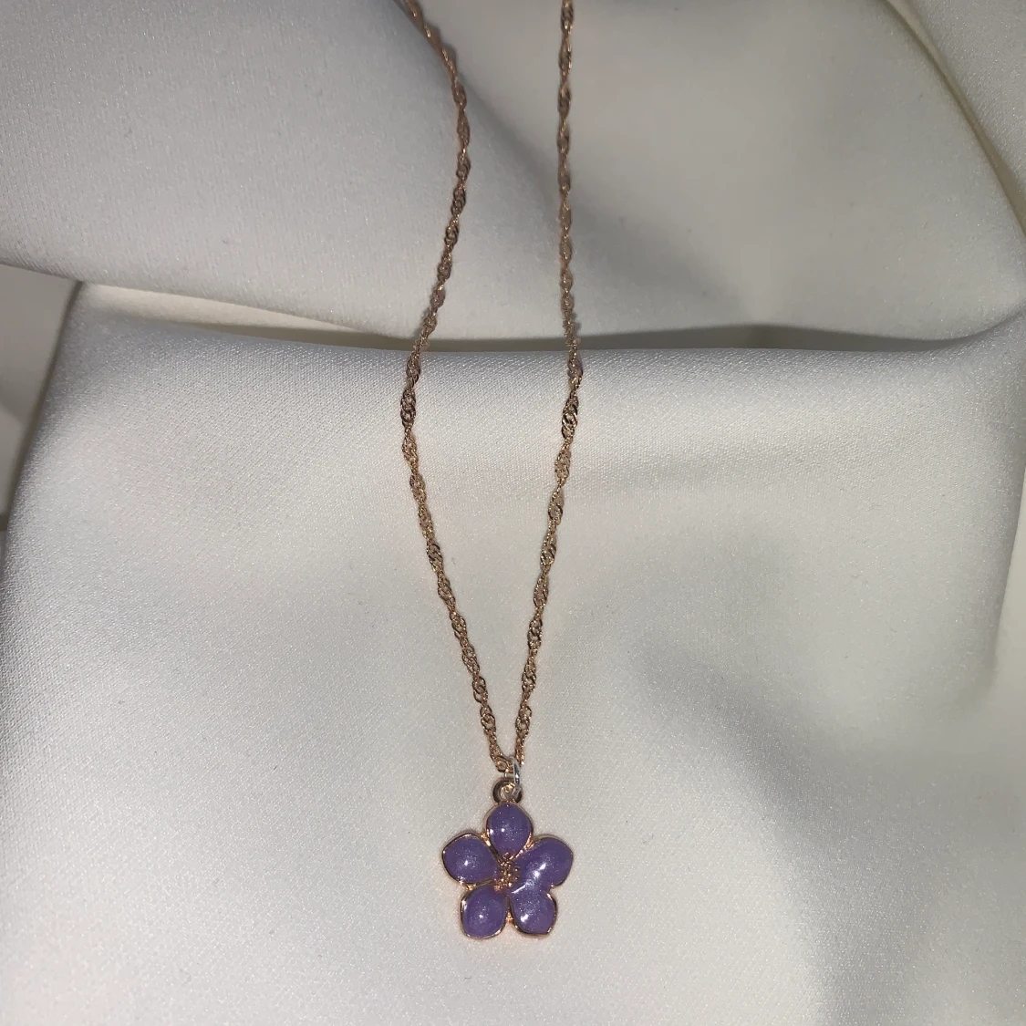 Halsband lila blomma💜