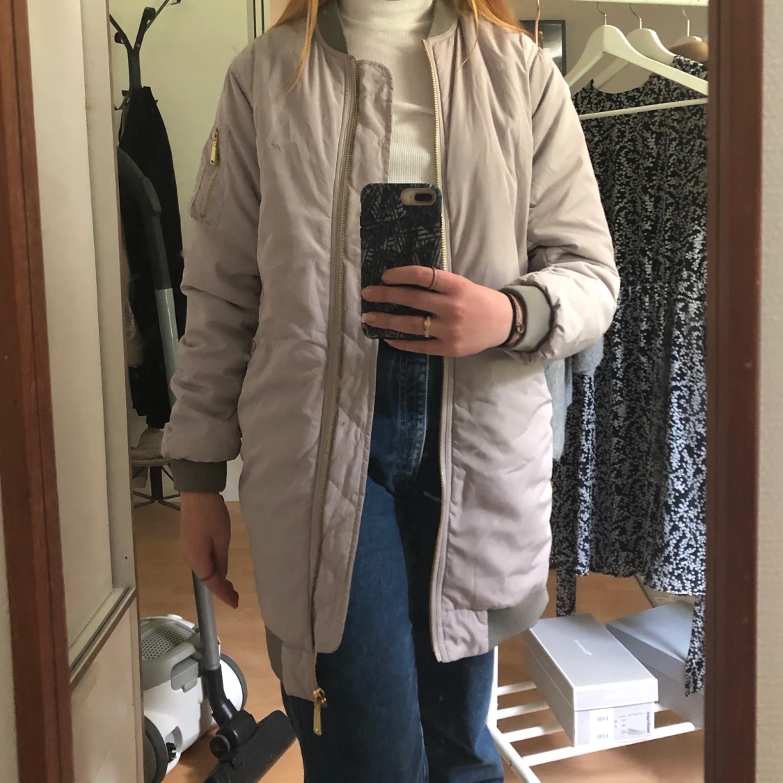 Lång bomberjacka från Bikbok - 90