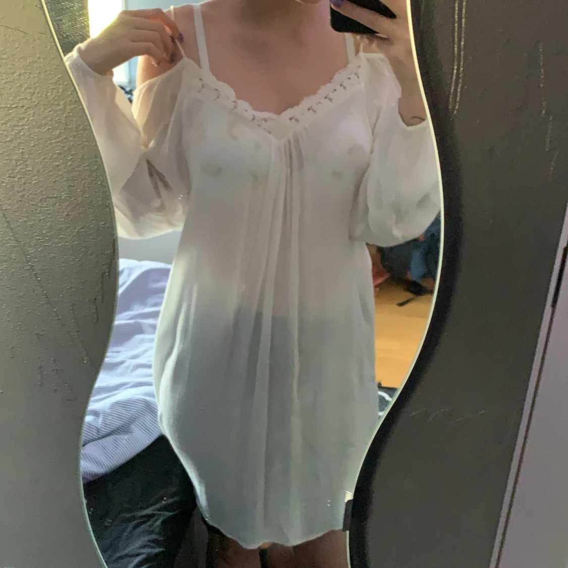 Vit genomskinlig klänning från Vero Moda