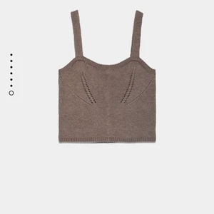 Topp - Säljer denna fina stickade topp från Zara i storlek M. Säljer på grund av att den inte kommer till användning. Köpt för 200kr och säljer för 100kr