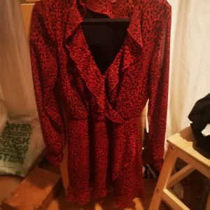 Klänning  - En röd klänning 