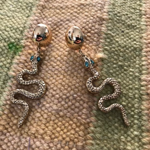 🐍 örhängen - Supercoola! Frakt 11kr 💕 fint skick!