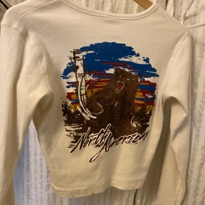 URBAN OUTFITTERS - FRAKT INGÅR!! 💌🚙  Bra skick! Från Urban Outfitters🤍