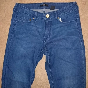  - Stretchjeans från HM strl 38
Jag står för frakten. 