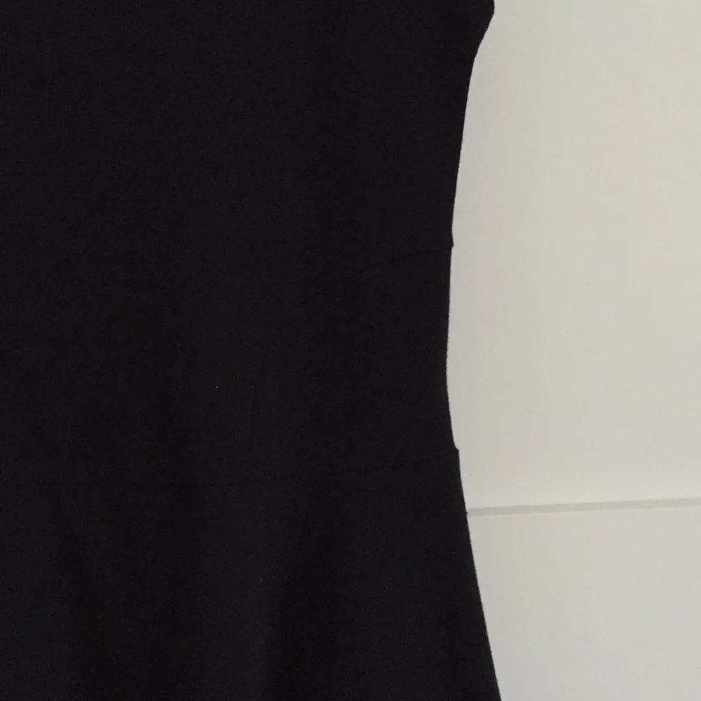 Snygg little black dress från Topshop. Sååå skönt material och ser himla bra ut på. Använd 1-2 gånger, nyskick! . Klänningar.