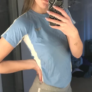 T-shirt  - Fint skick. Passar xs/s❤️ frakt tillkommer 