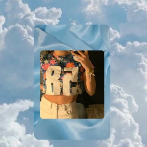 Magtröja - Storlek XS men passar även som S, frakt kostand 45kr 