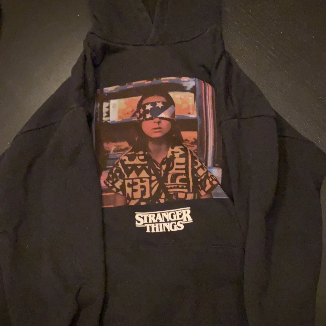 Säljer nu min fina stranger things hoodie från pull&bear då den inte kommer till användning❤️