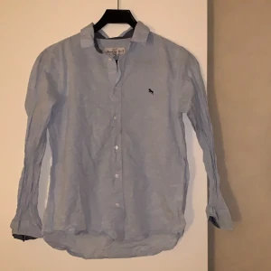 Skjorta  - Ljusblå skjorta 