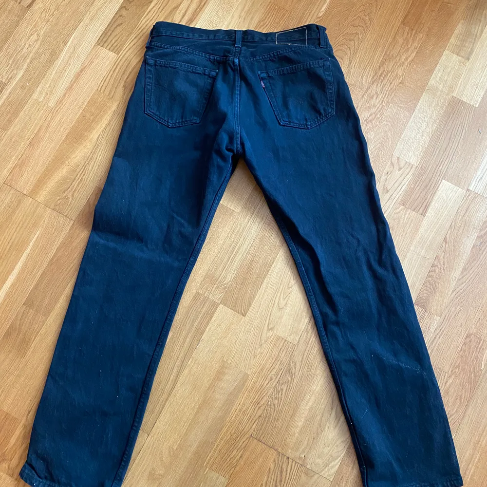 Fina levis 501 jeans i storlek 34/32. Bra skick. . Jeans & Byxor.