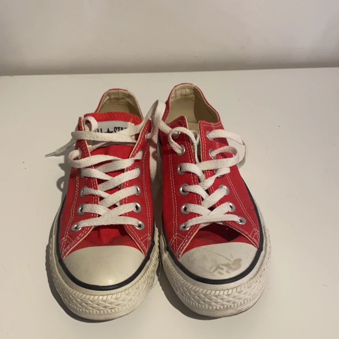 Röda converse stl 38