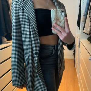 Så snygg kavaj - Inte vanligt kavaj material utan mkt skönare