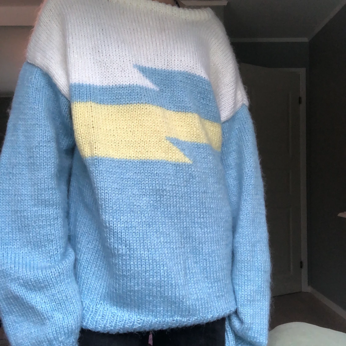 Tjock stickad tröja  - 90