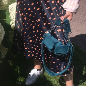 Kjol  - Jag säljer denna kjol då den tyvärr inte kommer till så mycket användning, men verkligen en superfin kjol! Säg till för fler bilder 