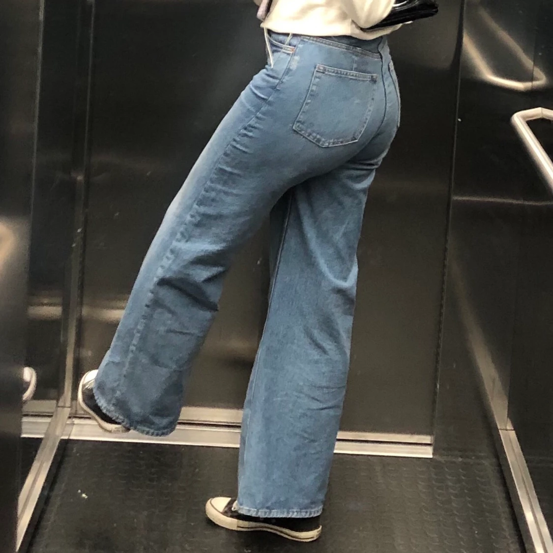 Utsvängda byxor i modellen Ace - 91