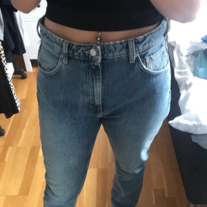Weekday jeans - Skitfina och sköna jeans ifrån weekday, lite stora för mig så har inte använt de. Frakt ingår!