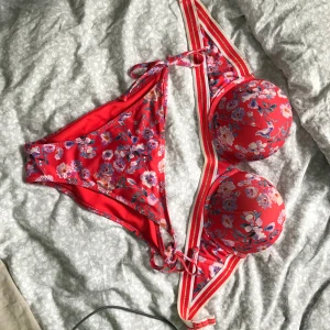 Röd bikini - Bikini sett storlek 34