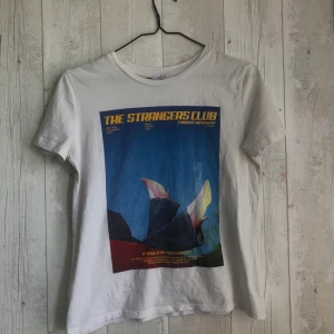 svincool tshirt - köpt från zara!! kontakta för mer info eller bilder!!💜💜