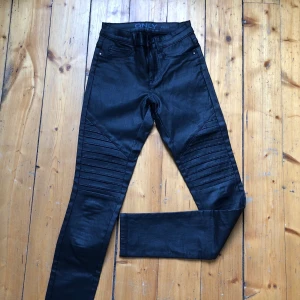 Fake skinnbyxor  - Aldrig använda endast testade 