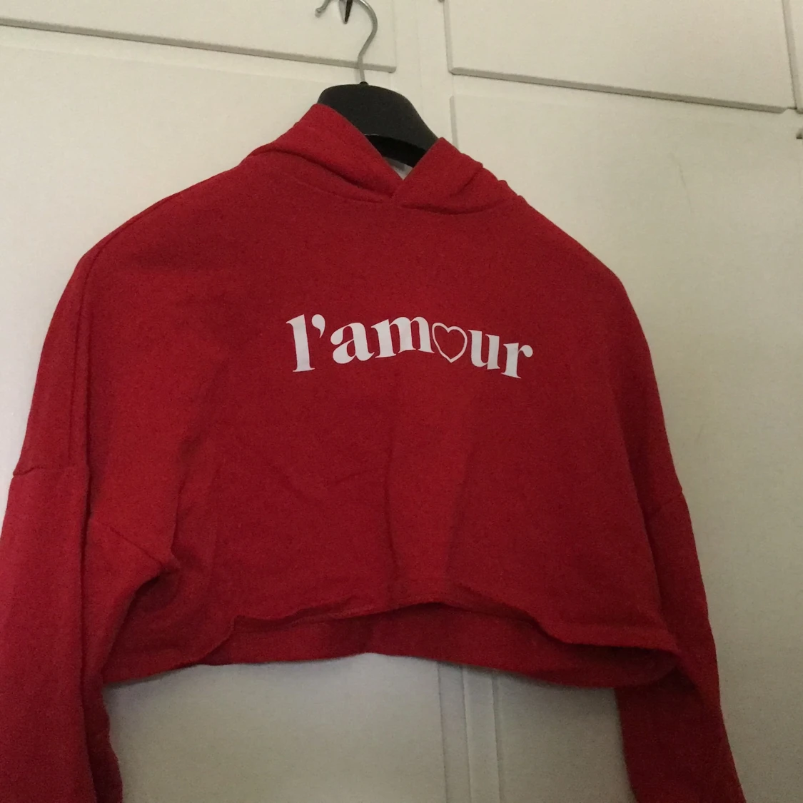 En H&M hoodie som är knappt använd.