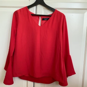 Blus  - Jättefin blus från Sisters Point! 💘 Som ny.