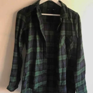  - Skjorta från Lager157, knappt använd✨ Köpare står för frakt.