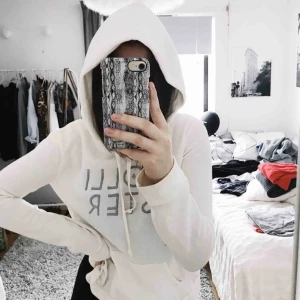  - Äkta Hollister Ganska tunn men inte genomskinlig  Frakt tillkommer 