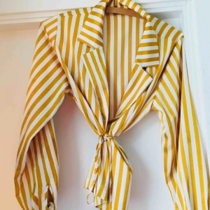  - Kimono/blus i superfint skick