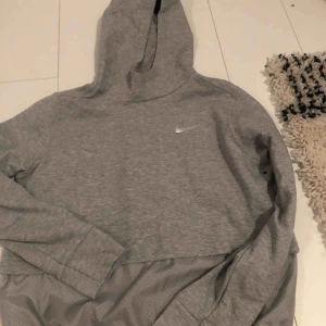  - jättefint skick, snygg både till vardags, fest och träning!!