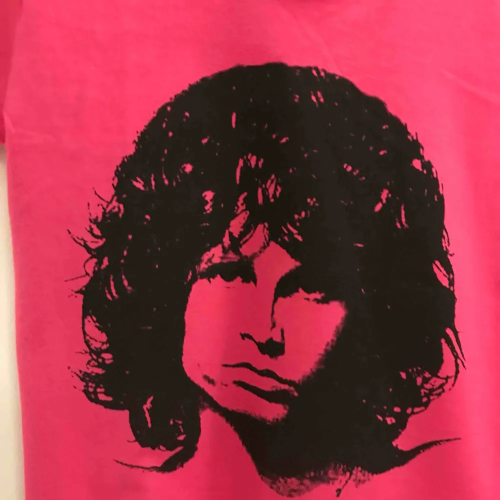 Jim Morrison tee för barn, som en storlek 110, passar barn mellan 3-6 år. 25:- frakt 9:-. T-shirts.