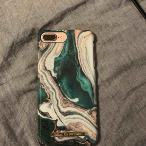  - Underbaraste skalet från ideal of sweden!! Toppenskick, endast lite som lossnat i hörnet (ingen spricka, se sista bilden) säljer för 70+39 frakt :)