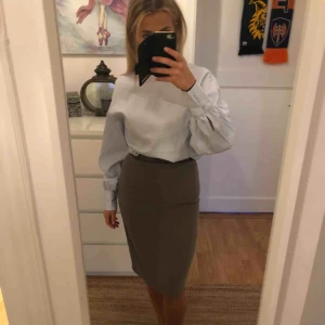  - Gerry weber kjol, fin skick . Hämtas från hornstull