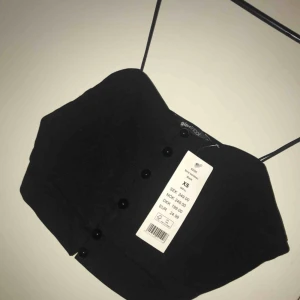  - Jätte snygg crop top helt oanvänd. 