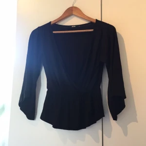  - Söt topp i strl S från BikBok