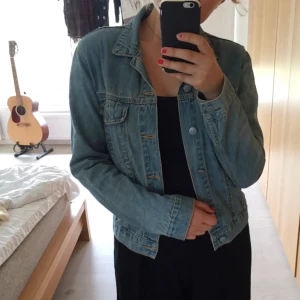  - Skön jeansjacka från Cheap Monday.