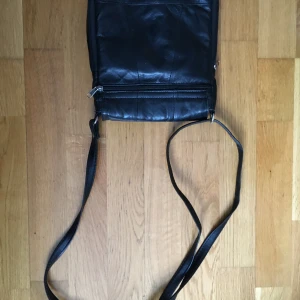 Väska - Köpte på second hand alldrig använt