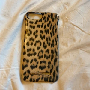 mobilskal  - skal till iphone 6/7/8 plus , frakt tillkommer