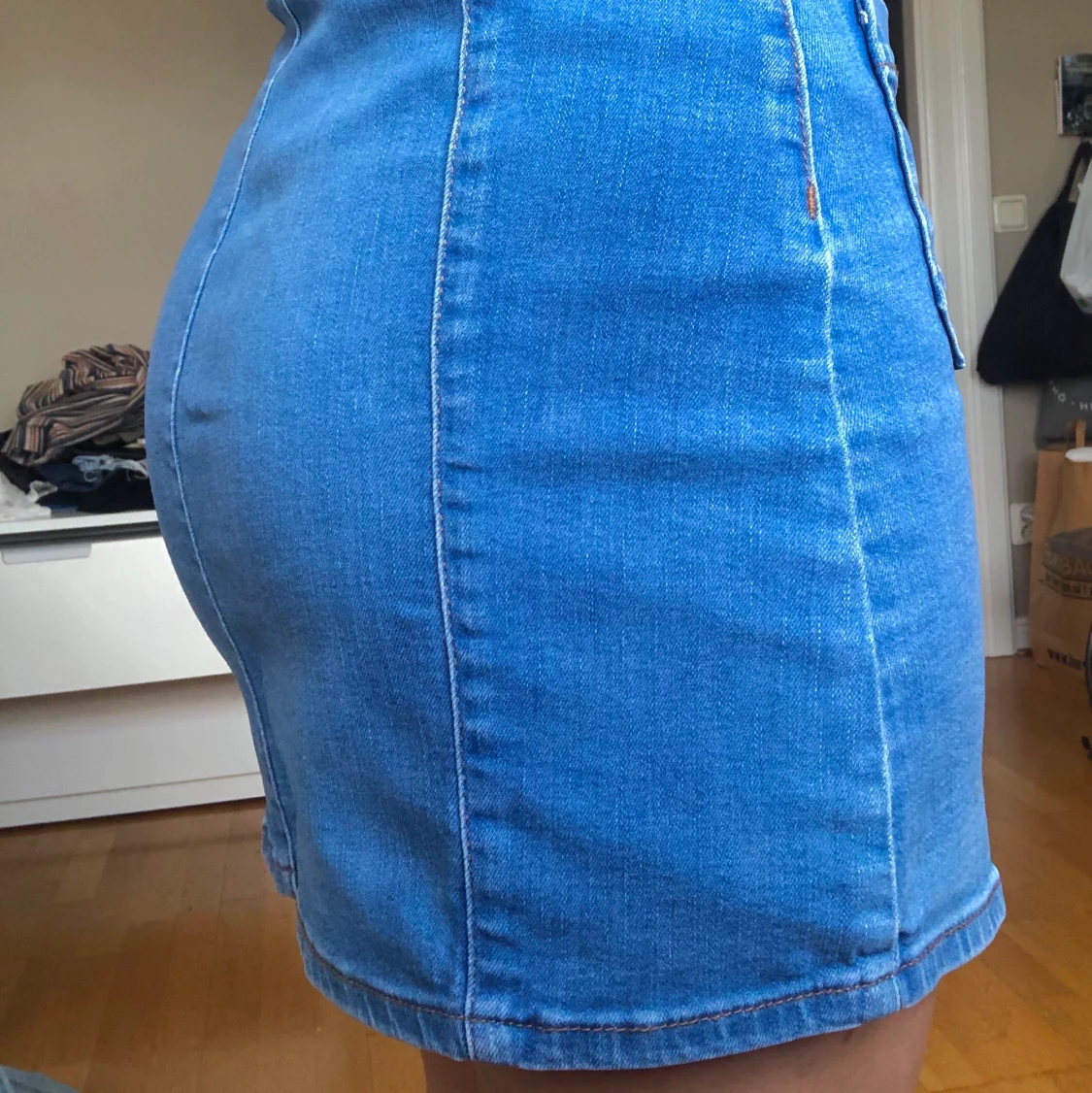 Jeanskjol med knappar - 90