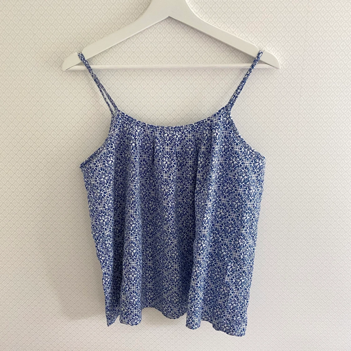 Blåvitt mönstrat linne - 90