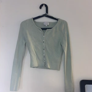 Tröja från & other stories  - Tröja från & other stories. Storlek M, nypris 500. Säljer för 150 kr.  Hämtas i Borås eller skickas. Köparen står för frakt! :)