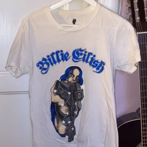 billie eilish t-shirt - jättefint skick, använd 1 gång! kan frakta eller mötas på söder💗