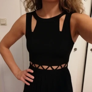 Sommarkkänning, svart - Perfekta klänningen för sommarn. Använd fåtal ggr. Frakt tillkommer