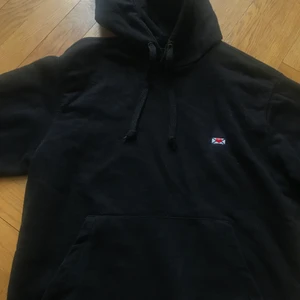 Hov1 Kärleksbrev Hoodie - Hov1 ’kärleksbrev’ hoodie, köpt för 600 kr, bud från 300 kr, frakt tillkommer 
